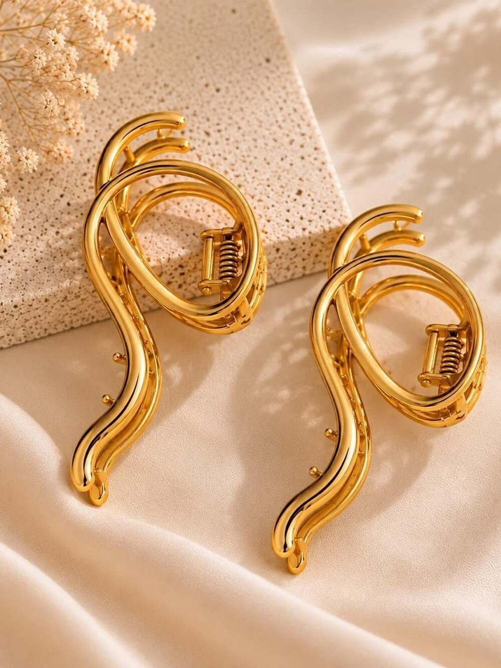 Minimalist Old Money Gold Sculptural Claw Hair Clips Set of 2